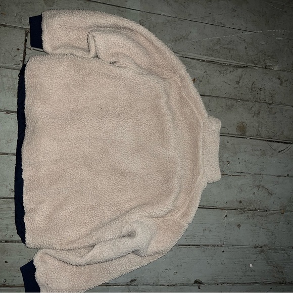 American Eagle Sherpa Pullover Medium - Picture 3 of 3